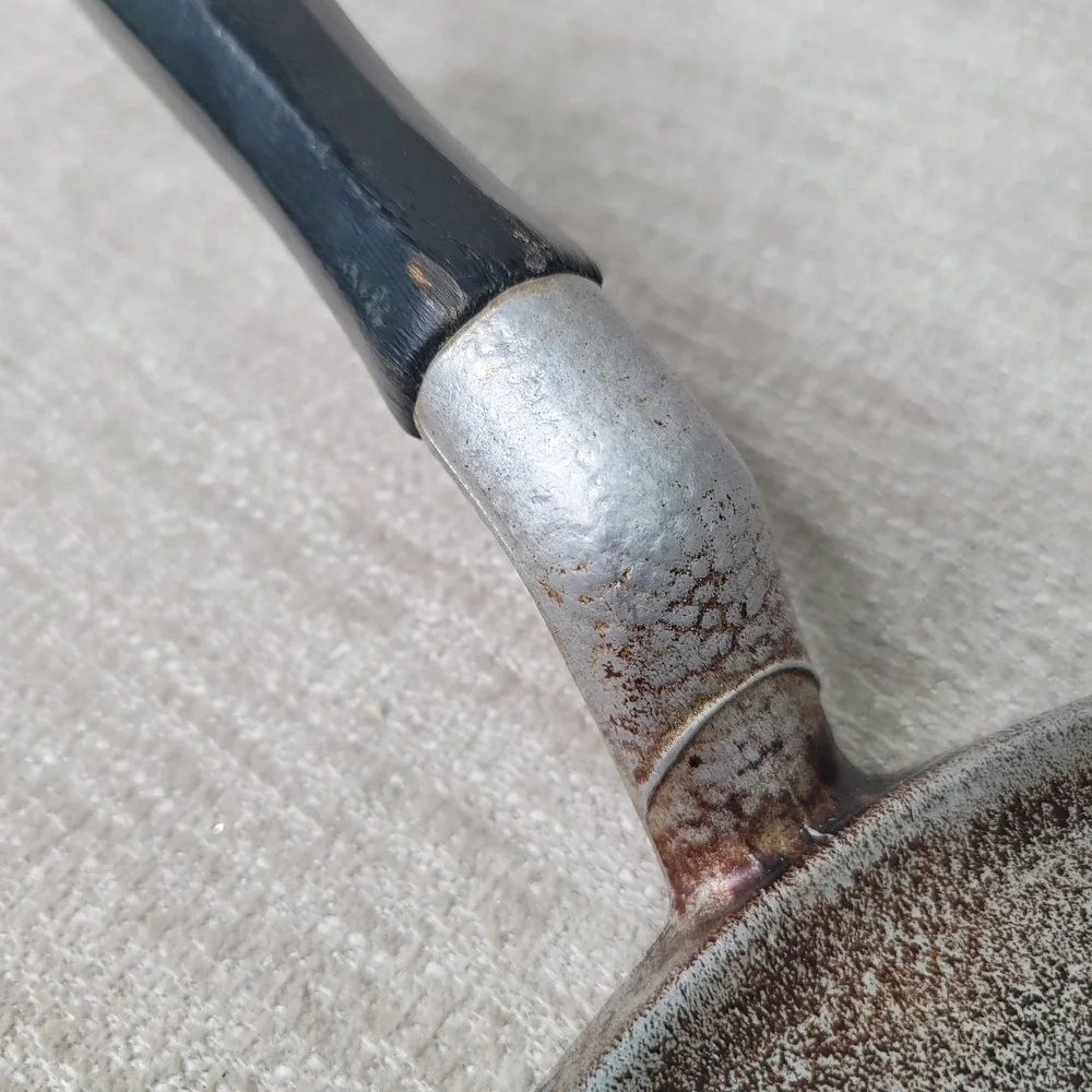 VTG Hammered Aluminum Round Griddle Pan Wood Handle Flat Crepe Pancake Skillet